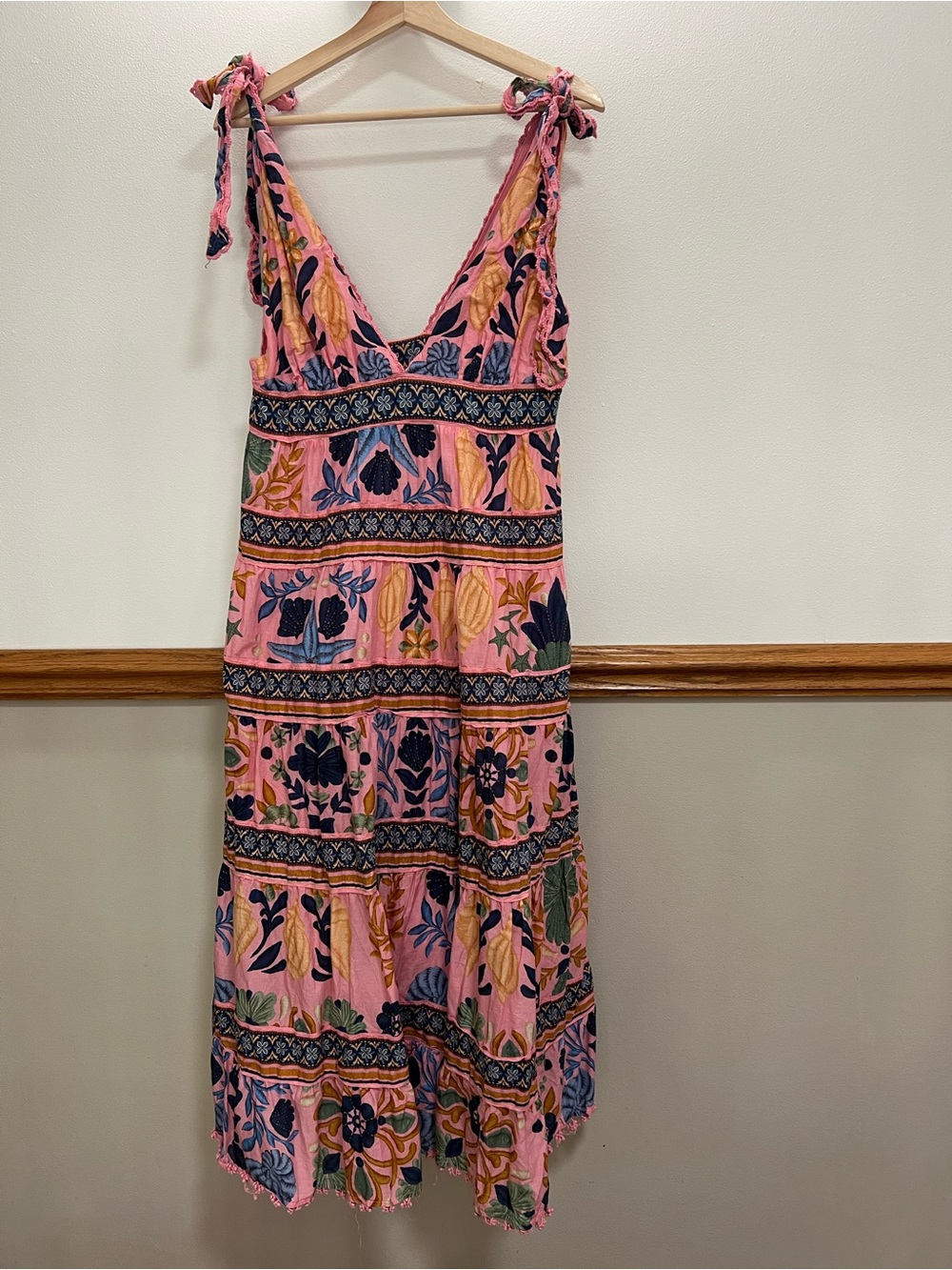 Farm Rio Pink Seashell Tapestry Midi Size Large Retails $275 - Picture 6 of 11